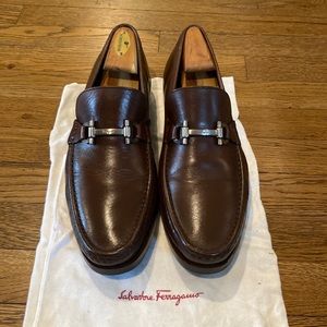 Ferragamo classic Ganaci Loafers.  mens size 10.5EE